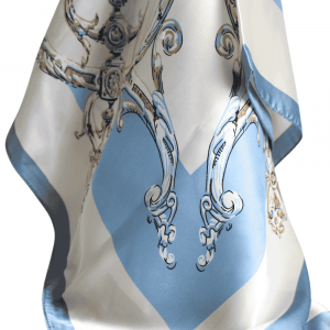 Elegantes blaues Sommertuch mit römischem Muster