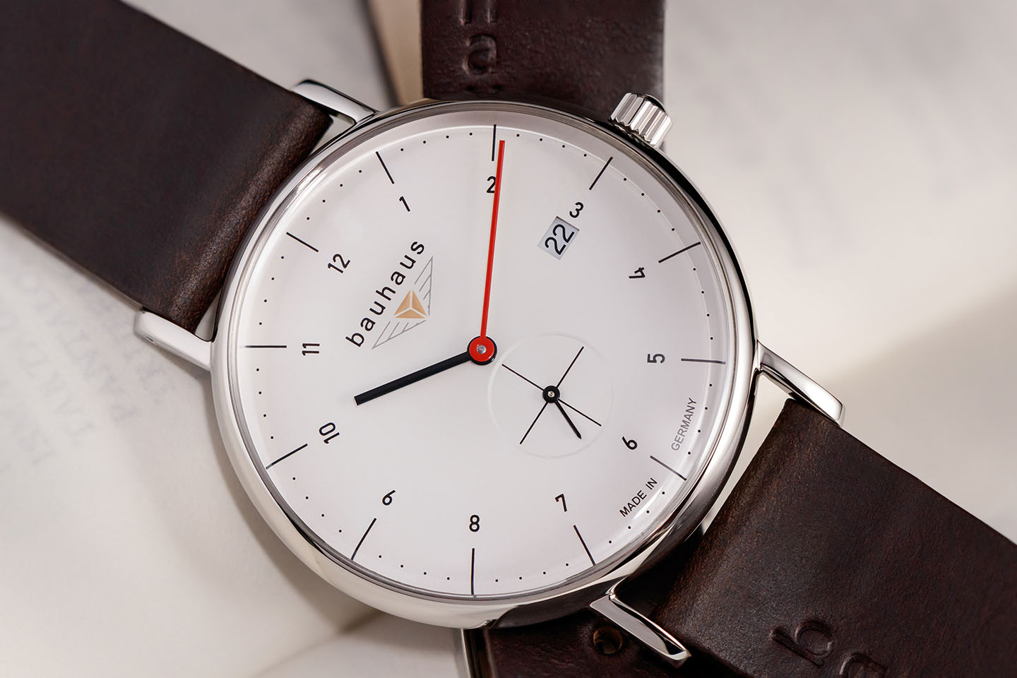 bauhaus Herrenuhr Quarz mit kleiner Sekunde und Datum mit Lederarmband – Bild 2