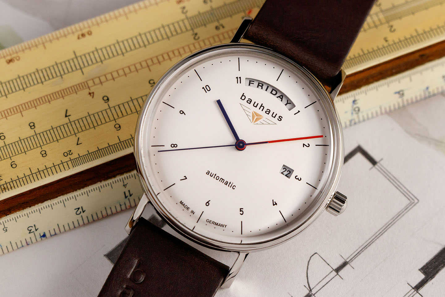 bauhaus Herrenuhr Automatik mit Wochentagsanzeige und Lederarmband – Bild 3