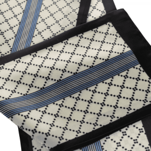 Eleganter Seidenschal mit Schleifendetail – Stilvolles Accessoire für jeden Anlass